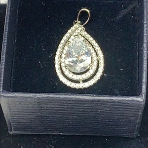 Anjou diamond aura pendant